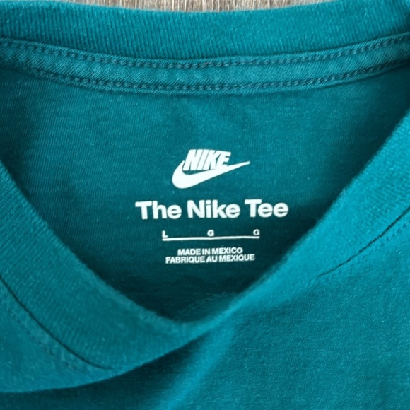 The Nike Tee - Picture 4 of 4